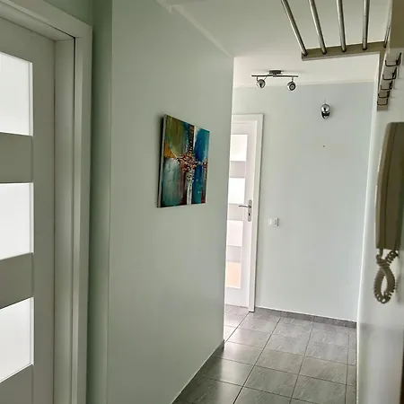 White Pearl Apartment *